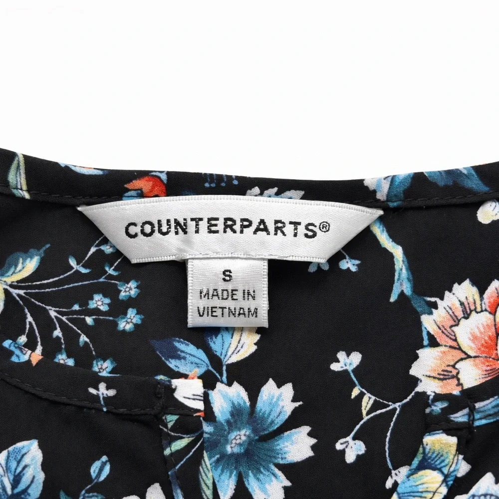 Counterparts Black Floral Blouse - Picture 3 of 4